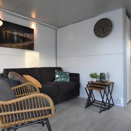 Вилла Tiny Floating House Ibiza Маастрихт Экстерьер фото