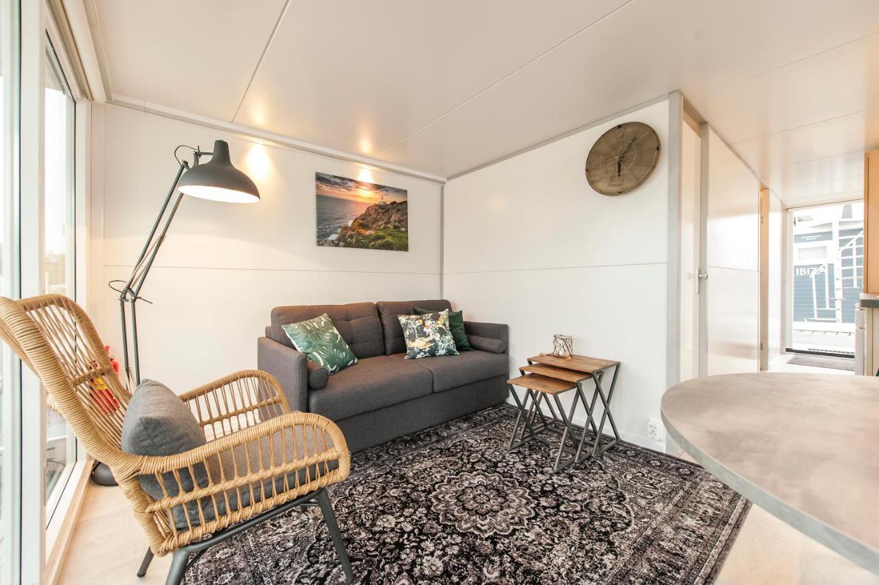 Вилла Tiny Floating House Ibiza Маастрихт Экстерьер фото