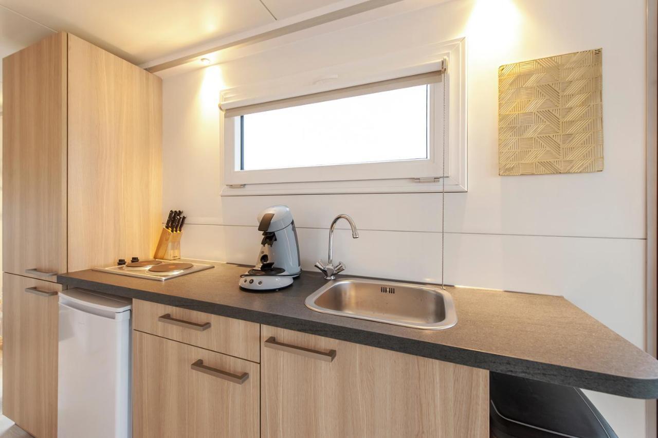 Вилла Tiny Floating House Ibiza Маастрихт Экстерьер фото