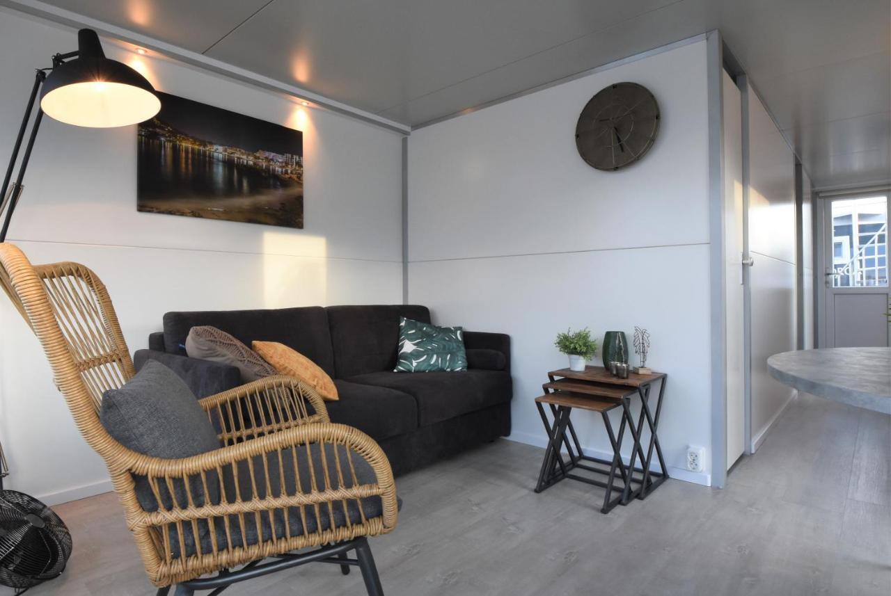 Вилла Tiny Floating House Ibiza Маастрихт Экстерьер фото